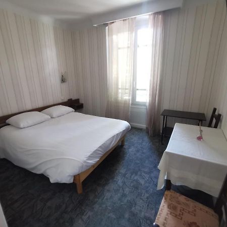 Hotel Le Tourisme Embrun Kültér fotó