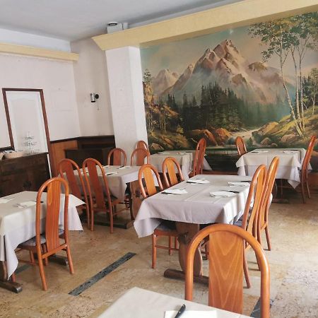 Hotel Le Tourisme Embrun Kültér fotó