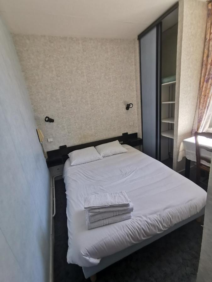Hotel Le Tourisme Embrun Kültér fotó