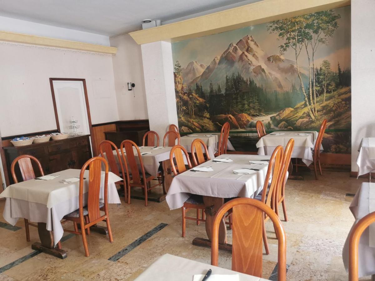 Hotel Le Tourisme Embrun Kültér fotó